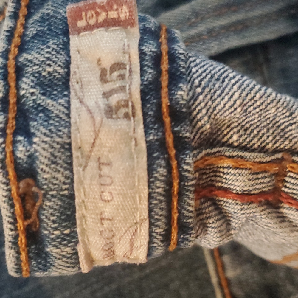 Levi's - Picture 4 of 8